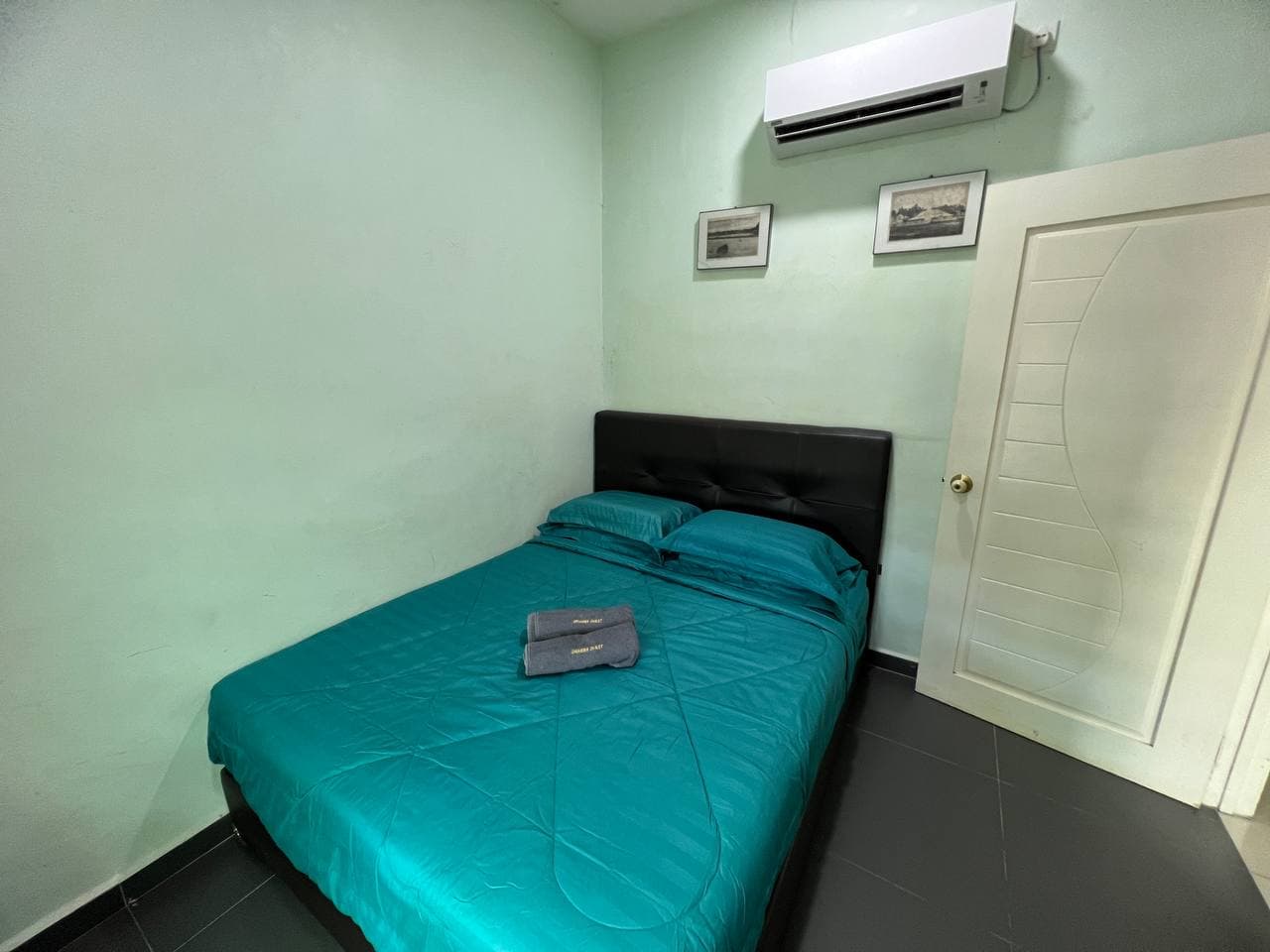 Chalet (2 Bilik) PANTAI PUTERI 1