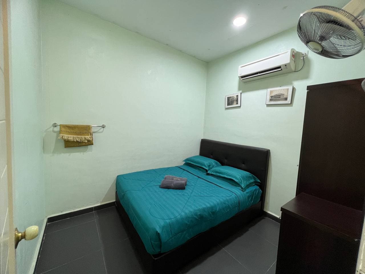 Chalet (2 Bilik) PANTAI PUTERI 2