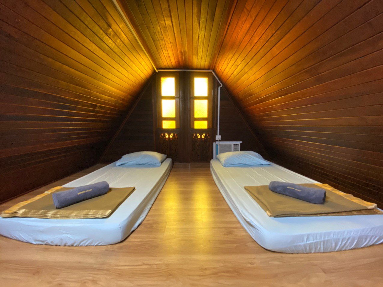 RUMAH KAYU LOTENG PANTAI PUTERI 2